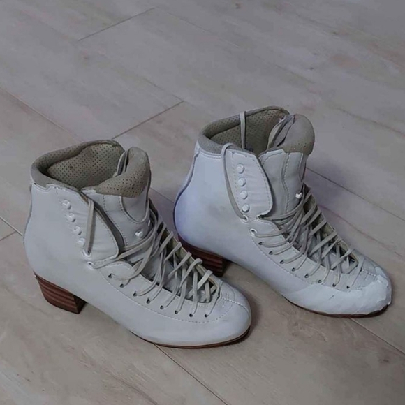 Jackson Ultima 5500 Supreme Figure Skating Boots - size 7 - Picture 2 of 5